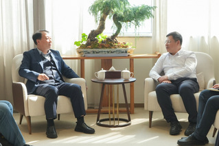 栖霞区政协主席张常军拜访程海波...
